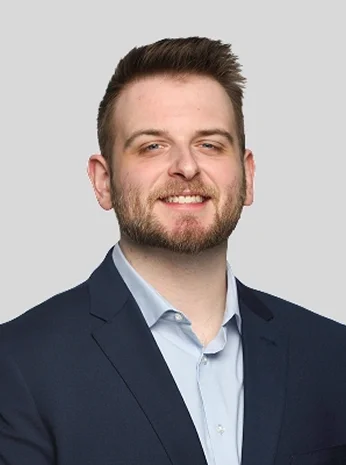 Portrait of Joshua Gille on the homepage of the dental practice