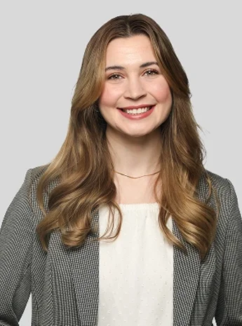 Portrait of Madeline Martin on the homepage of the dental practice
